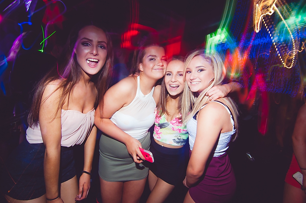 Club-92-22-12-15-36-of-189.jpg