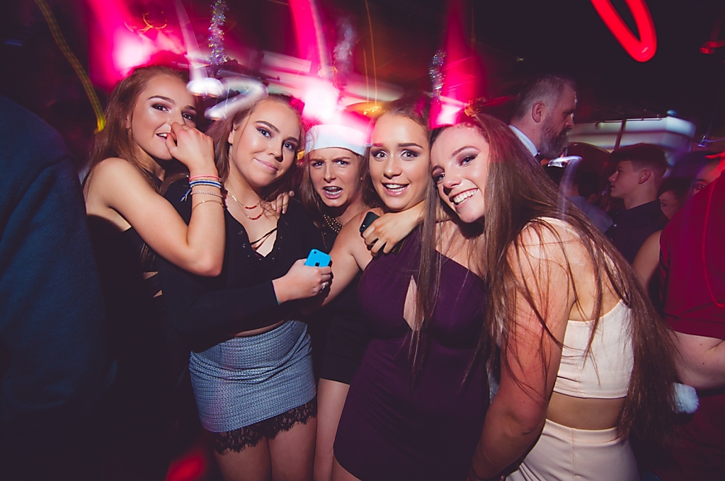 Club-92-22-12-15-49-of-189.jpg
